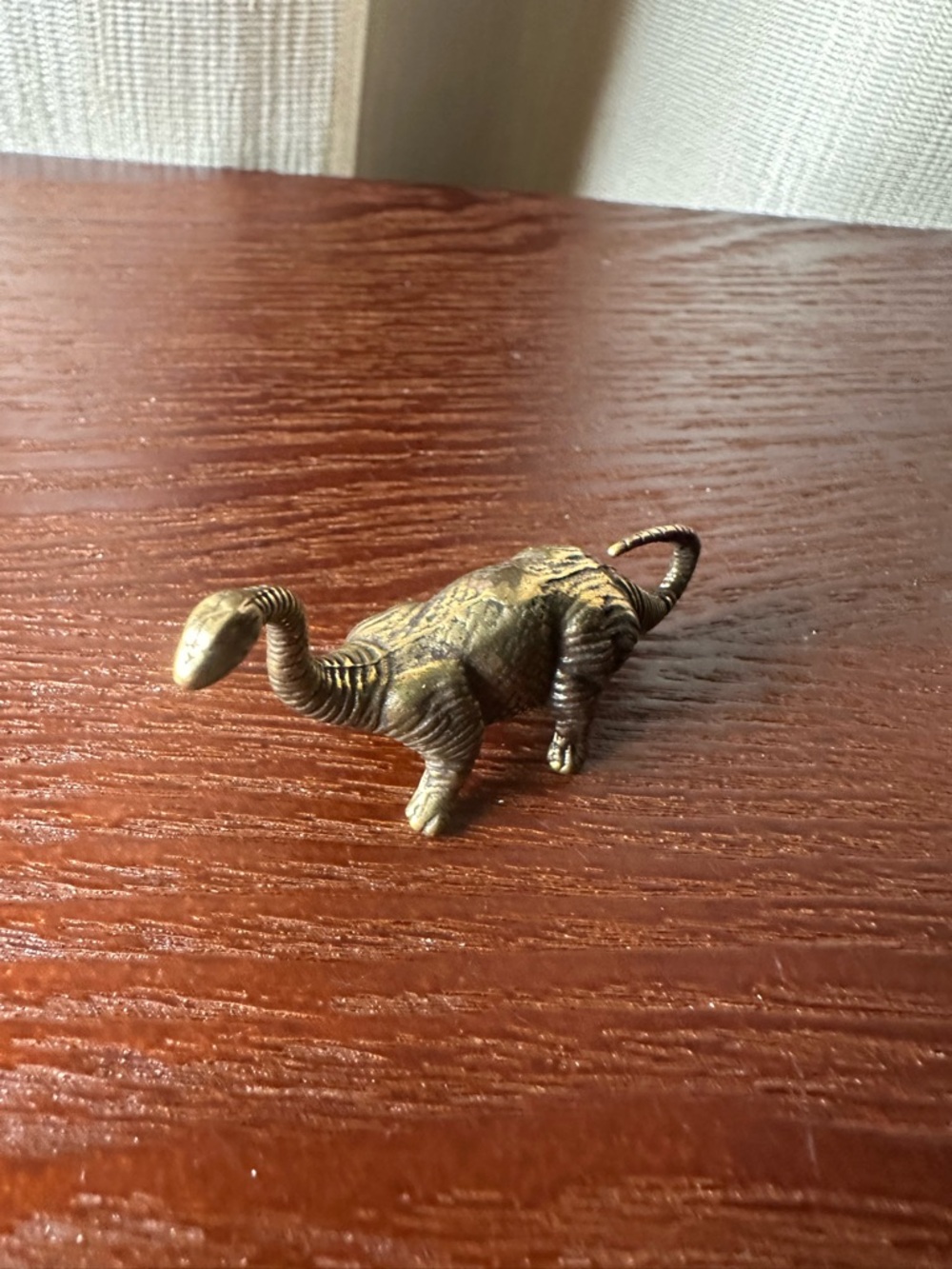 Brass-Colored Brachiosaurus Reptile Figurine - Vintage Style - Picture 13 of 14